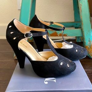 ModCloth The Zest is History T-strap size 10